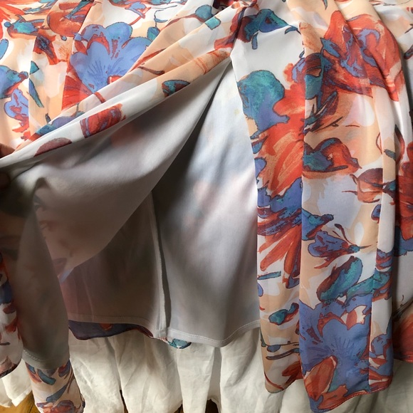 Floral maxi dress with slit - Picture 5 of 9